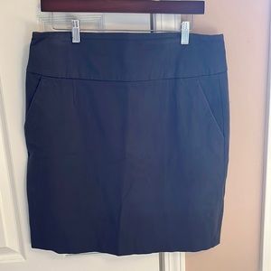 EUC Banana Republic gray knee length pencil skirt